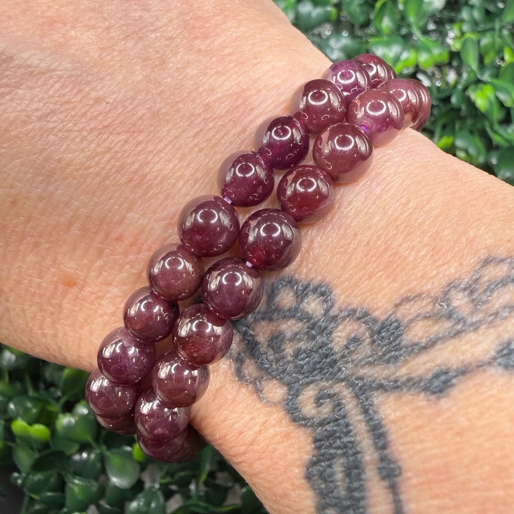 7mm Star Garnet Beaded Bracelet - Picture 7 of 7